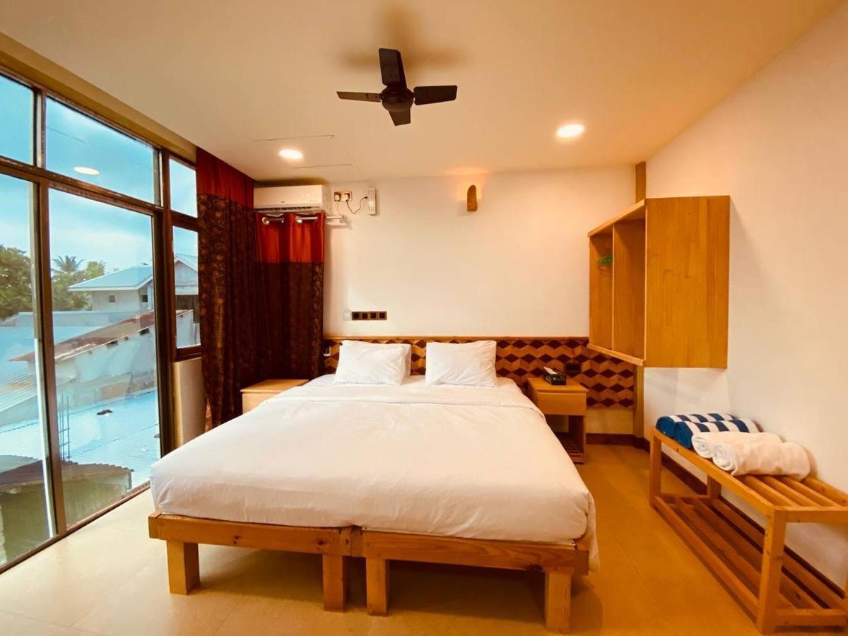 Rindali - The Speedboat From Male To The Hotel Departs At 1130 Every Monday Thursday And Saturday And From The Hotel To Male At 0630 And Five Domestic Flights Are Available Every Day Olhuveli  Exterior photo